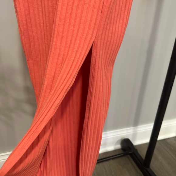 NWOT ORANGE Vici ribbed midi dress with slit - Picture 6 of 7